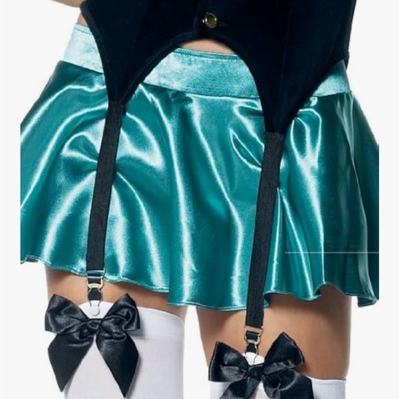 Tea Party Hostess Costume - Picture 6 of 7